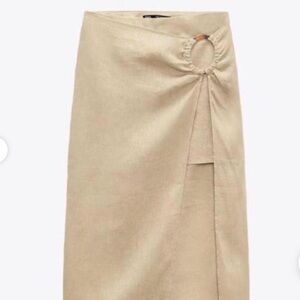 NWT/ Zara / Size XS / Elegant Beige Skirt with Ring Detail